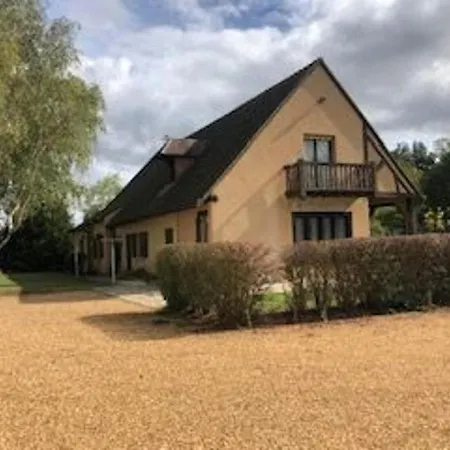 Evasion Champetre : Maison Avec Piscine, Tennis, Et Etang Au Coeur De 50 Hectares De Foret - Fr-1-410-307 Nyaraló