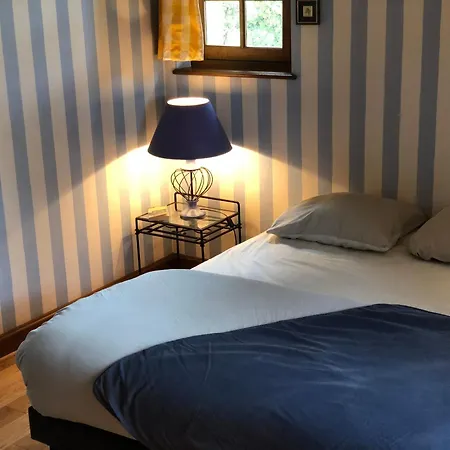 Nyaraló Evasion Champetre : Maison Avec Piscine, Tennis, Et Etang Au Coeur De 50 Hectares De Foret - Fr-1-410-307 Le Lude