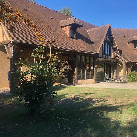évasion Champêtre : Maison Avec Piscine, Tennis, Et étang Au Cœur De 50 Hectares De Forêt - Fr-1-410-307 * Le Lude