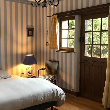 Casa de Férias évasion Champêtre : Maison Avec Piscine, Tennis, Et étang Au Cœur De 50 Hectares De Forêt - Fr-1-410-307 Le Lude