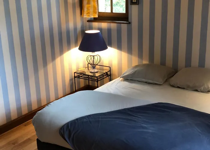 Casa de Férias évasion Champêtre : Maison Avec Piscine, Tennis, Et étang Au Cœur De 50 Hectares De Forêt - Fr-1-410-307 Le Lude