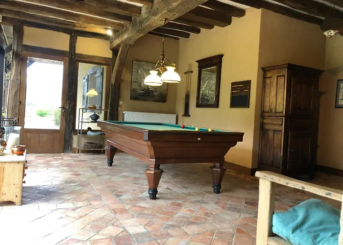 Сasa de vacaciones évasion Champêtre : Maison Avec Piscine, Tennis, Et étang Au Cœur De 50 Hectares De Forêt - Fr-1-410-307 Le Lude