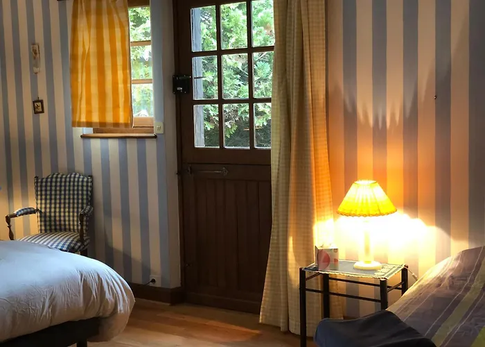 évasion Champêtre : Maison Avec Piscine, Tennis, Et étang Au Cœur De 50 Hectares De Forêt - Fr-1-410-307