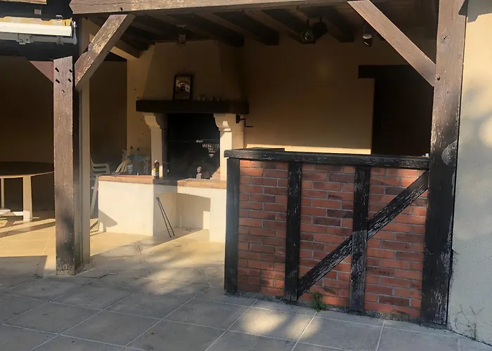 évasion Champêtre : Maison Avec Piscine, Tennis, Et étang Au Cœur De 50 Hectares De Forêt - Fr-1-410-307 Casa de Férias *