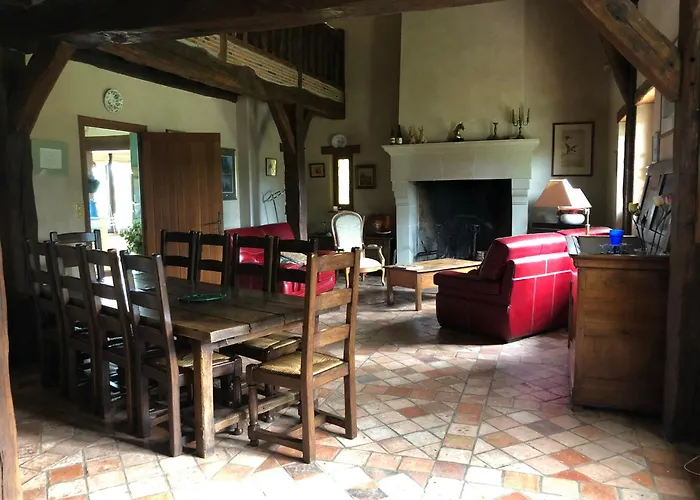 Сasa de vacaciones évasion Champêtre : Maison Avec Piscine, Tennis, Et étang Au Cœur De 50 Hectares De Forêt - Fr-1-410-307 Le Lude